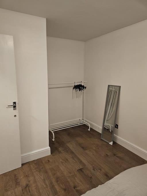 Beautiful Garden Flat Near Central Лондон Екстериор снимка