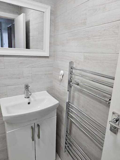 Beautiful Garden Flat Near Central Лондон Екстериор снимка