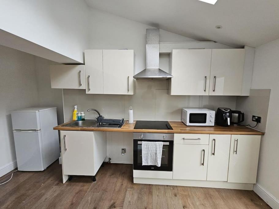 Beautiful Garden Flat Near Central Лондон Екстериор снимка
