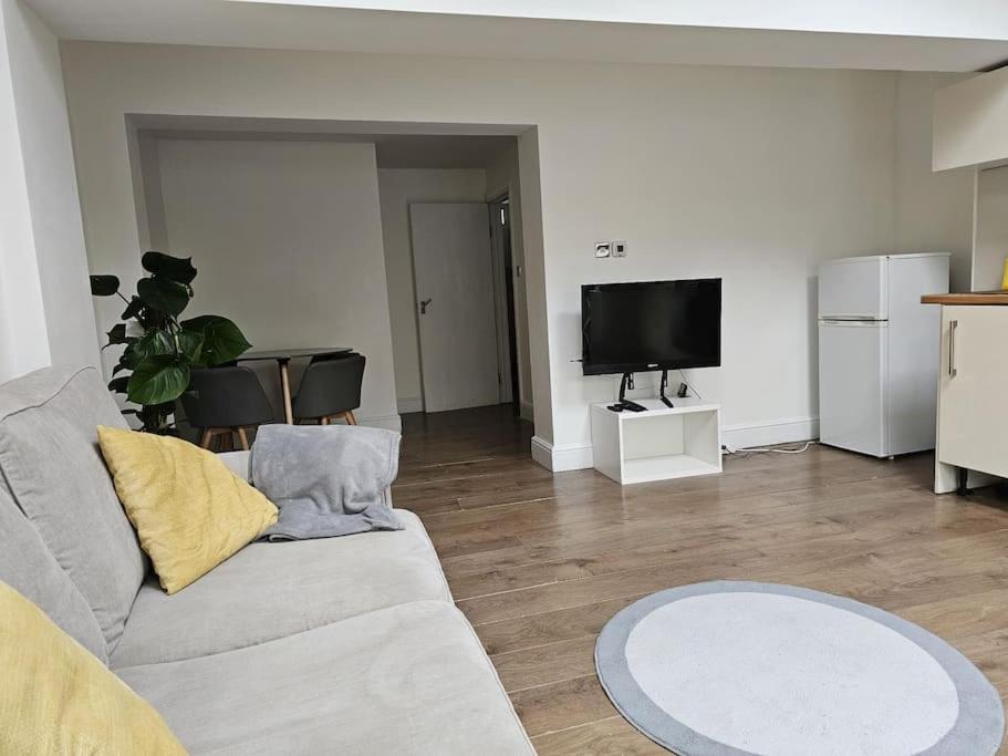 Beautiful Garden Flat Near Central Лондон Екстериор снимка