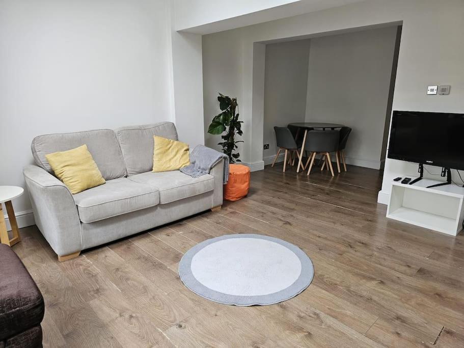 Beautiful Garden Flat Near Central Лондон Екстериор снимка