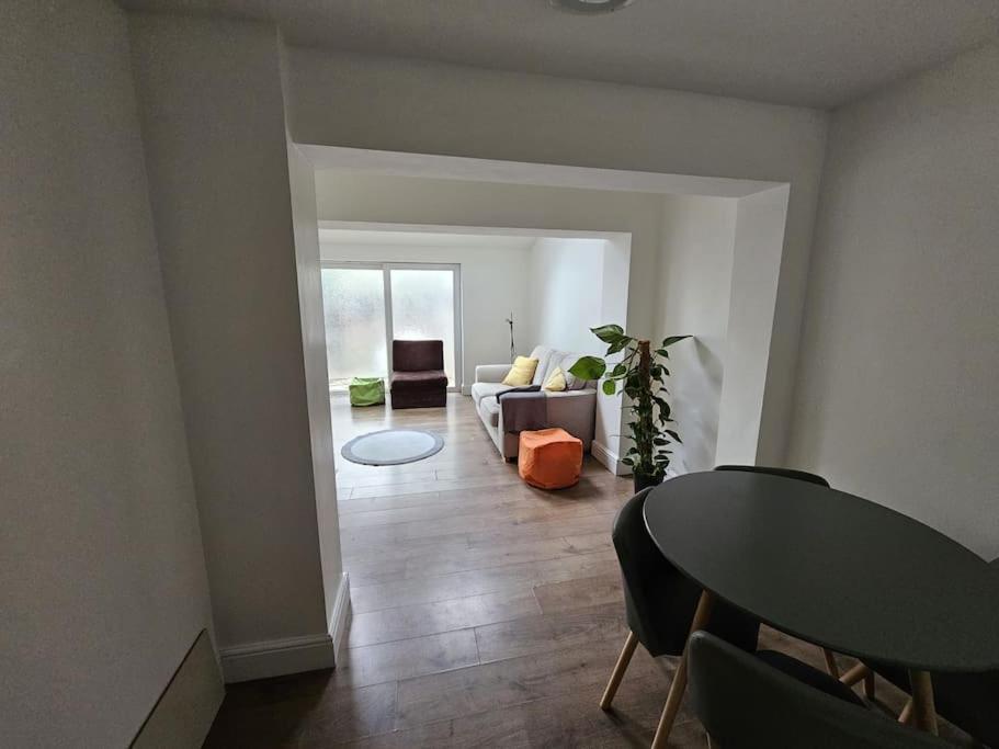 Beautiful Garden Flat Near Central Лондон Екстериор снимка