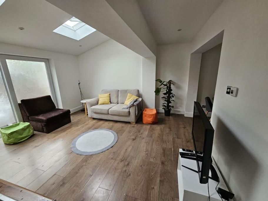 Beautiful Garden Flat Near Central Лондон Екстериор снимка